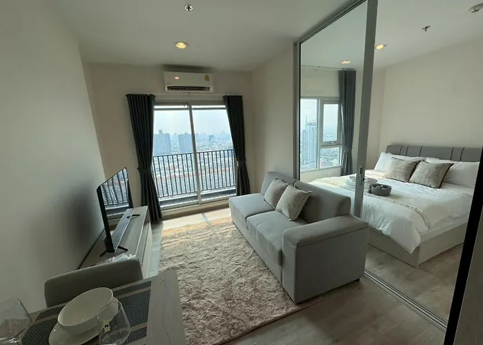 High Floor Luxury With Great Views Apartment